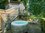 Treehouse and hot tub